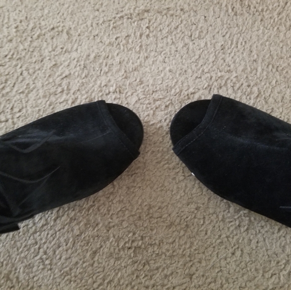 Heeled toeless boots - Picture 3 of 4